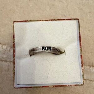 Silver 'RUN' Engraved Ring-size 4
